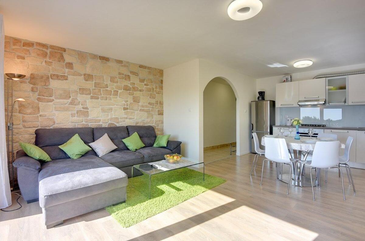 Apartment Zajec Premantura Exteriör bild