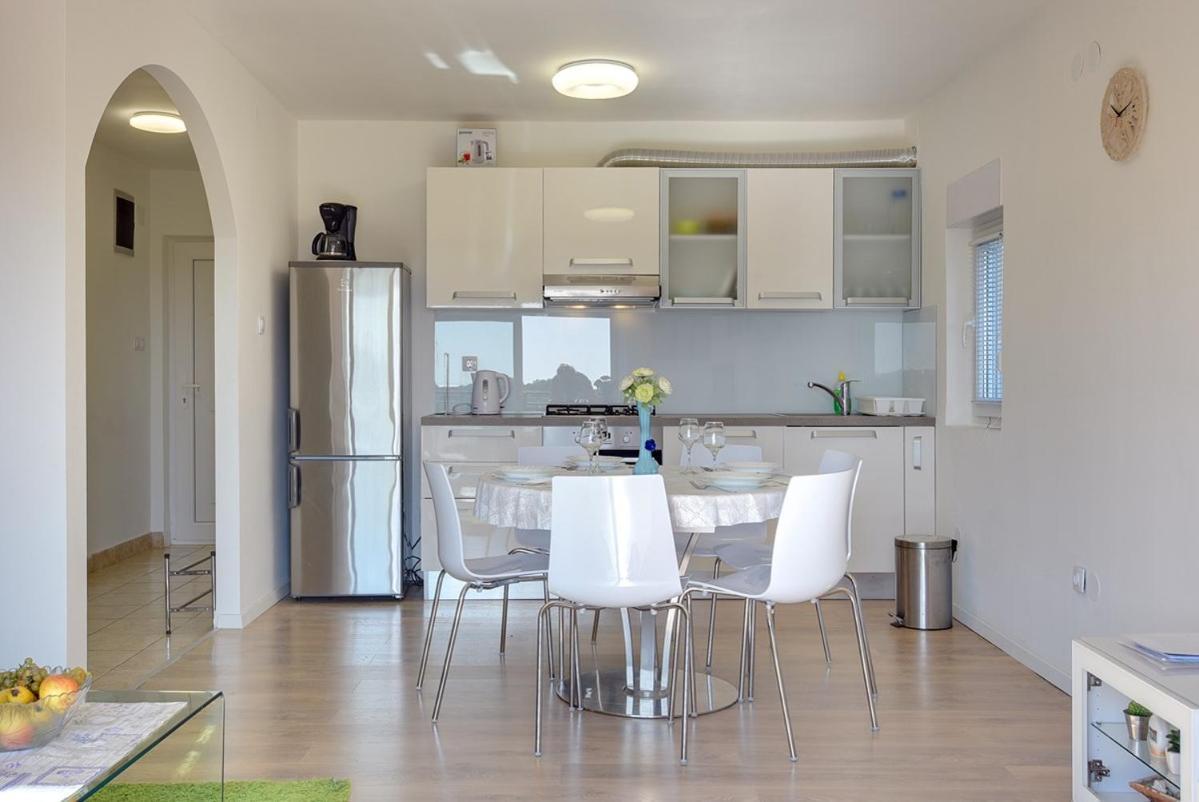 Apartment Zajec Premantura Exteriör bild