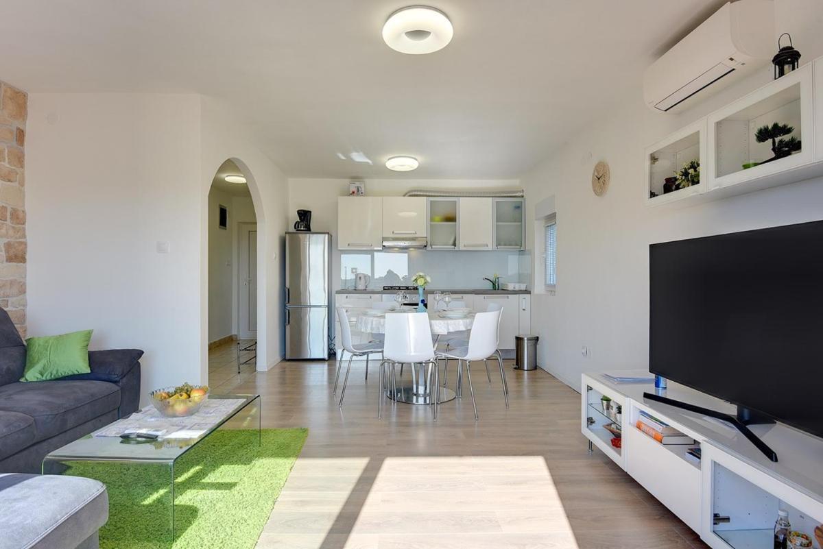 Apartment Zajec Premantura Exteriör bild